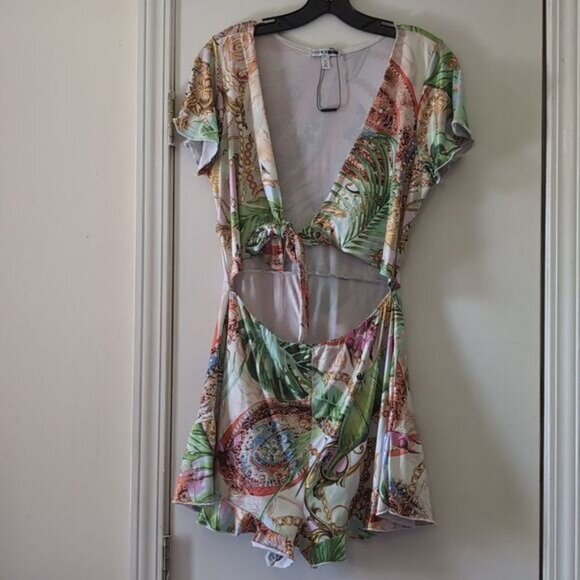 Fashion Nova Tropical Front Tie Open Belly‎ Romper Size XL - Picture 1 of 8